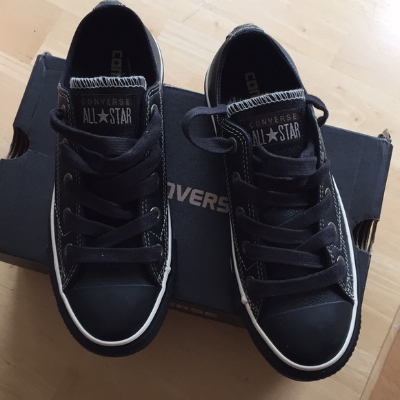 Converse - Picture 2 of 5